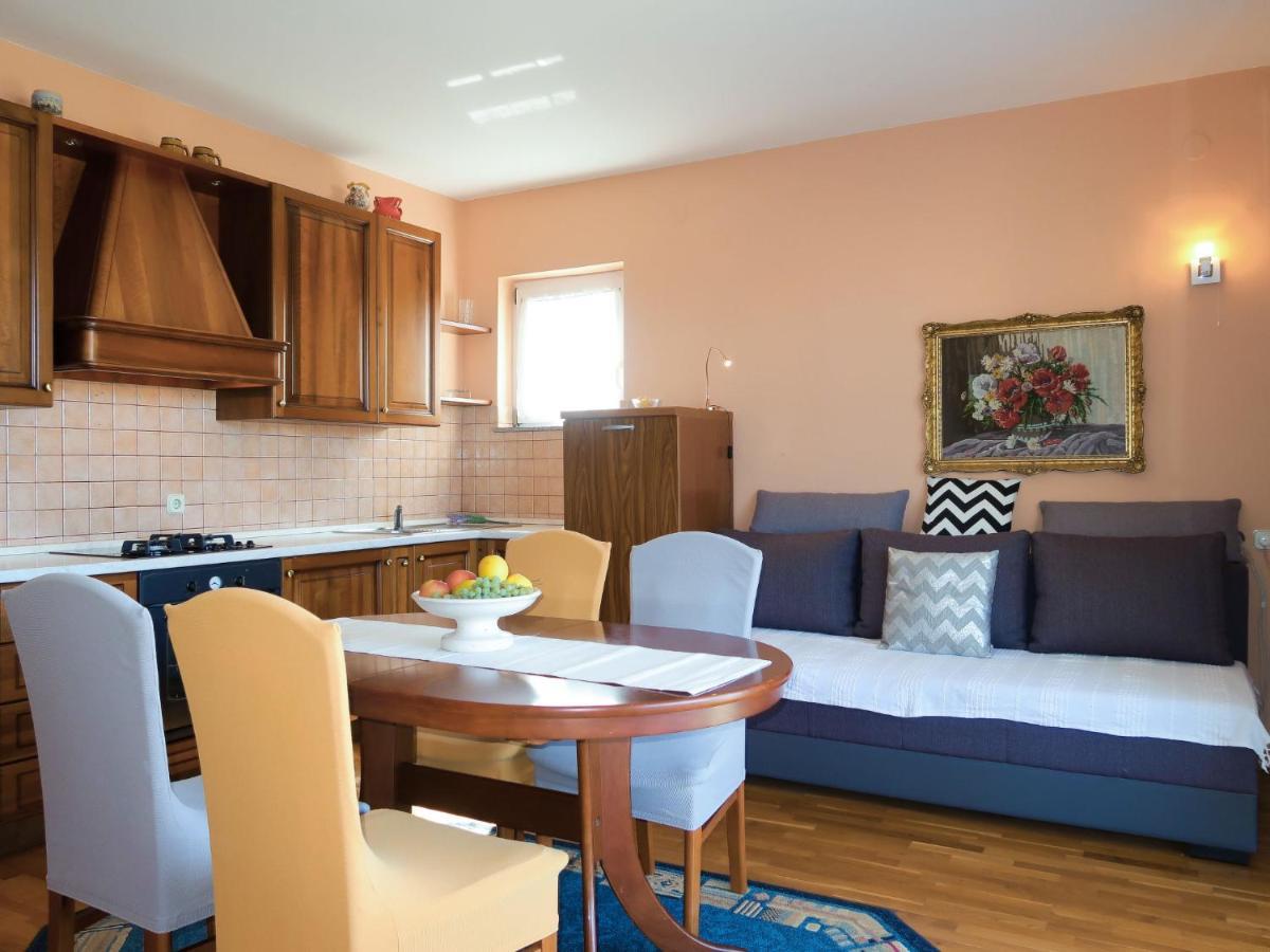 Apartment Hoba By Interhome Banjol المظهر الخارجي الصورة