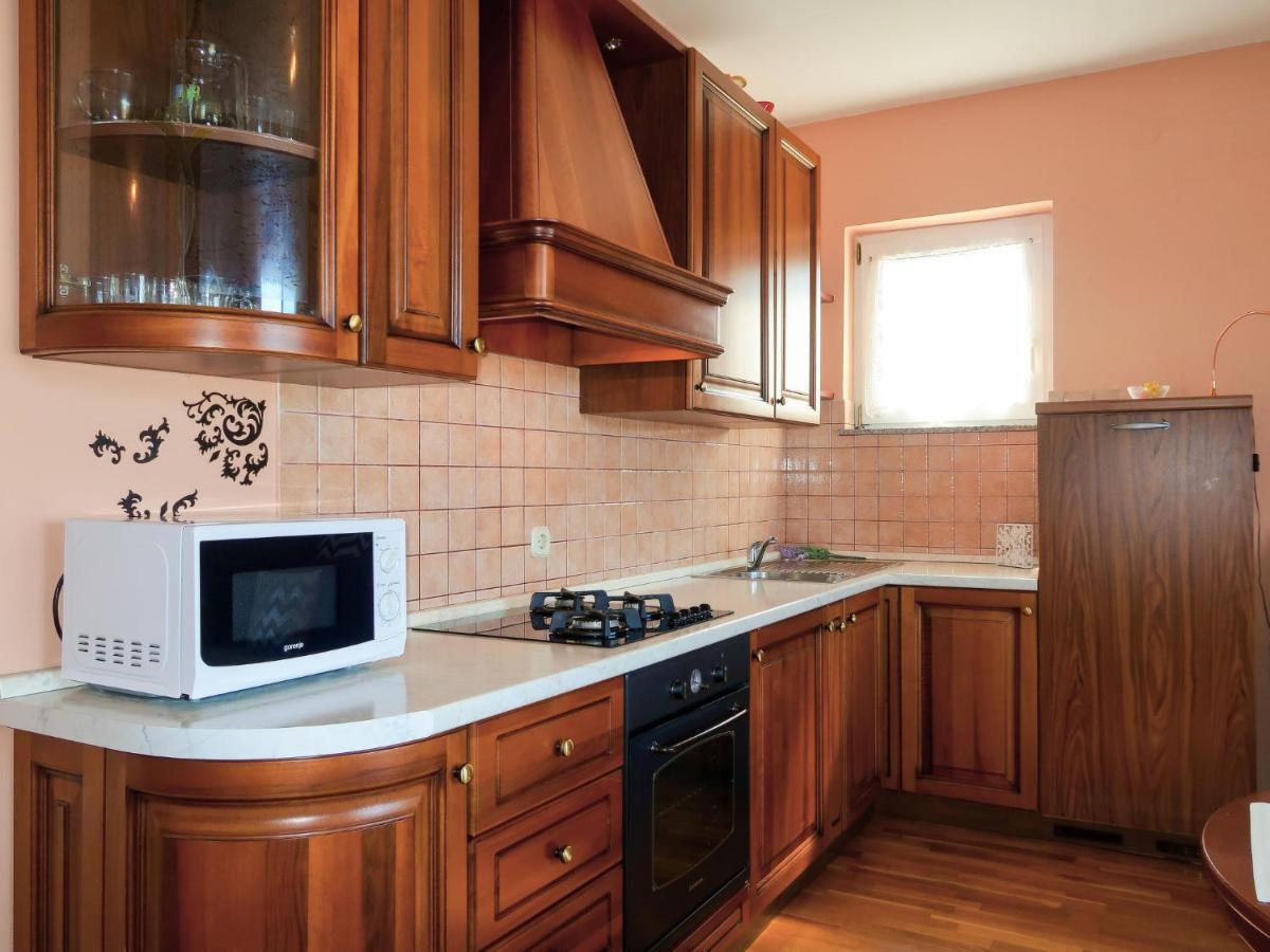 Apartment Hoba By Interhome Banjol المظهر الخارجي الصورة